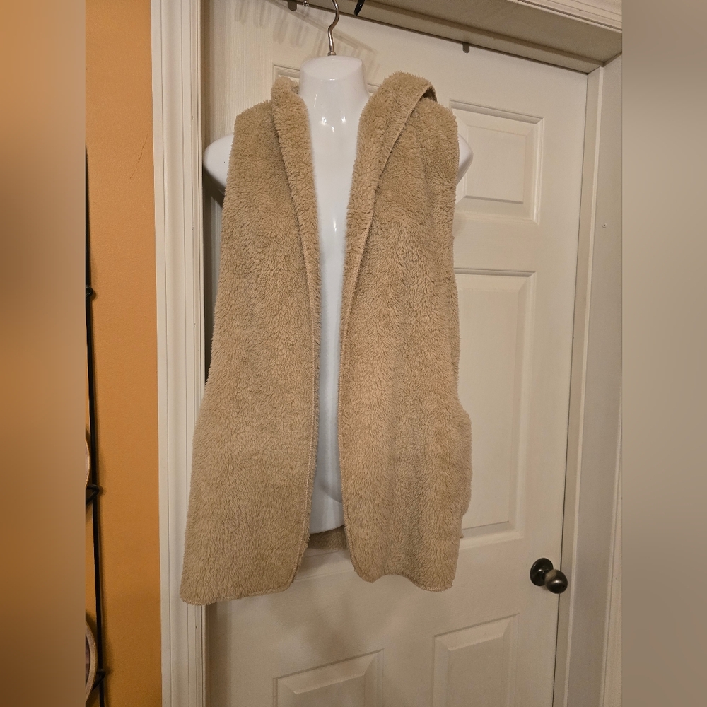 Love Tree Tan Fleece Vest